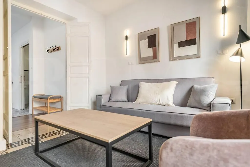 Sophisticated Apartment With Terrace By Rems Málaga